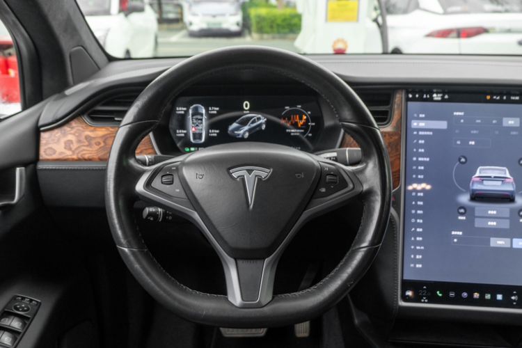 Used Tesla Model X 2019 Long-Range Version Interior 7