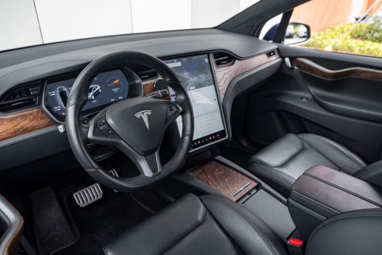 Used Tesla Model X 2019 Long-Range Version Interior 8