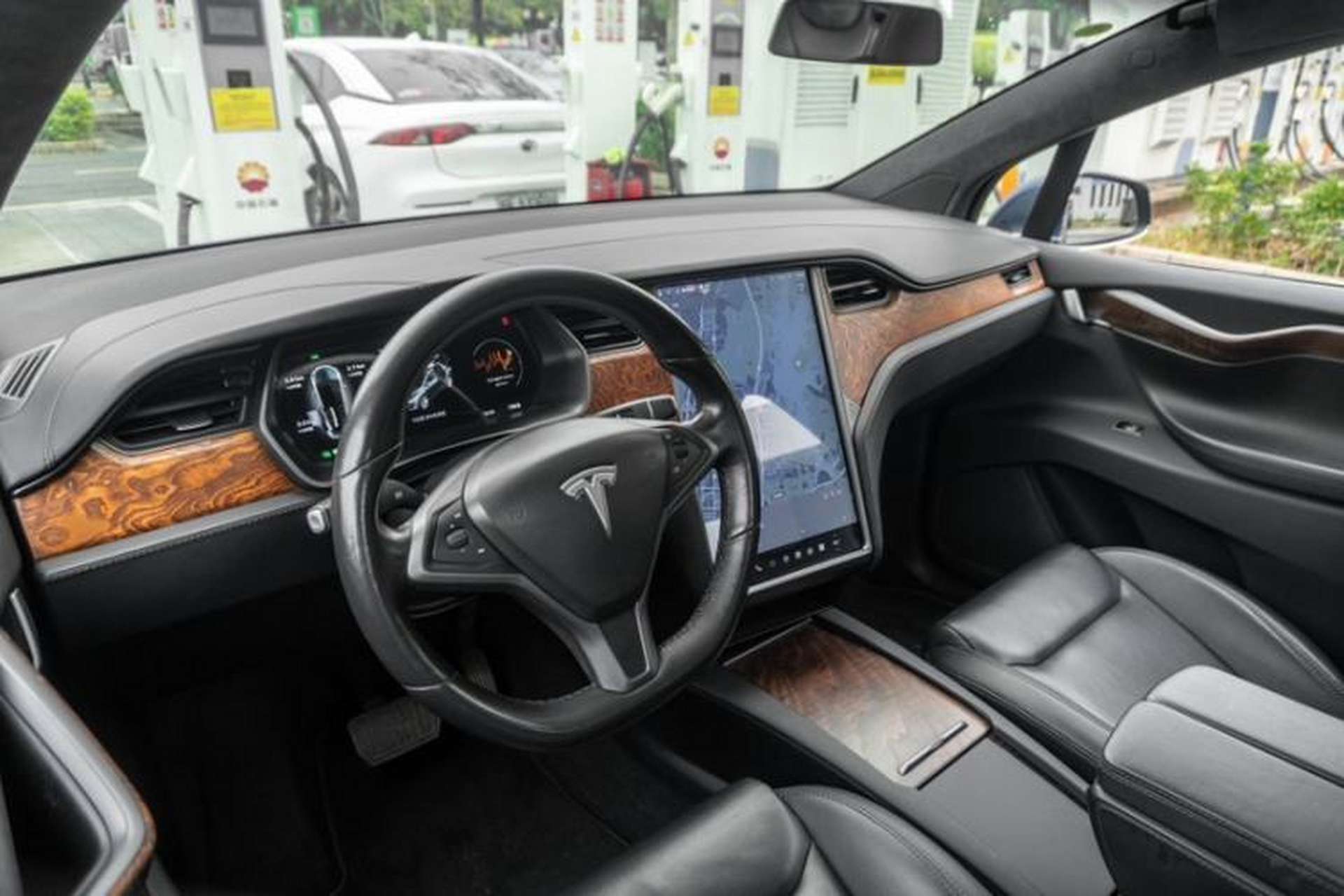 Used Tesla Model X 2019 Long-Range Version Interior 8