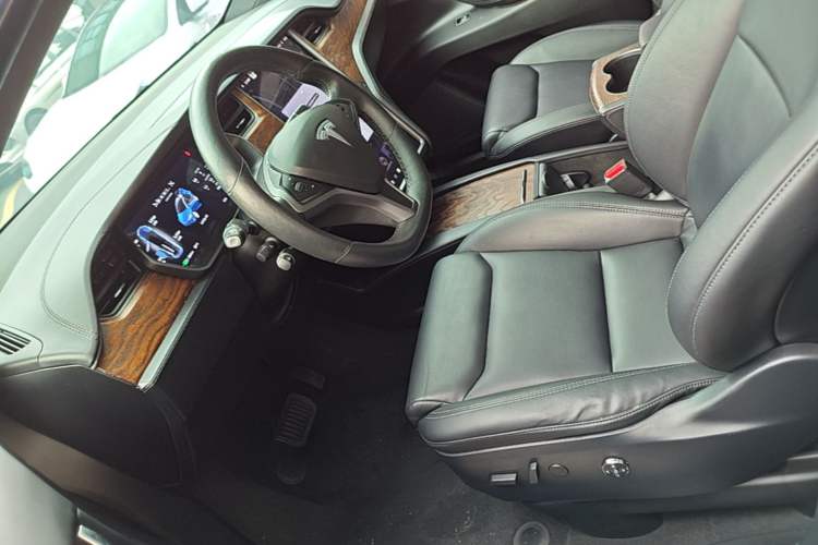 Used Tesla Model X 2019 Long-Range Version Left Front Seat