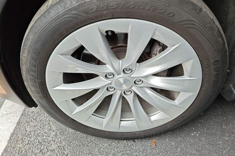 Used Tesla Model X 2019 Long-Range Version Left Front Wheel Hub