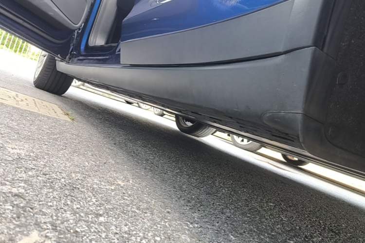 Used Tesla Model X 2019 Long-Range Version Left Side Sill