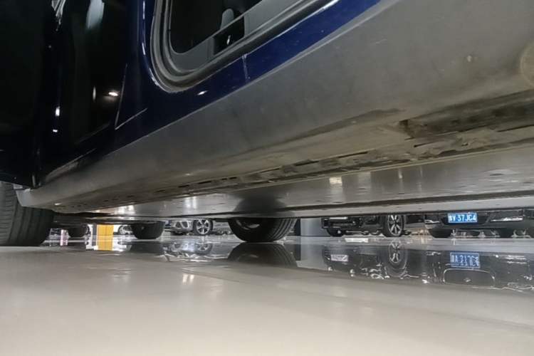 Used Tesla Model X 2019 Long-Range Version Left Side Sill