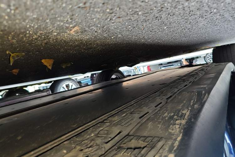 Used Tesla Model X 2019 Long-Range Version Left Side Sill