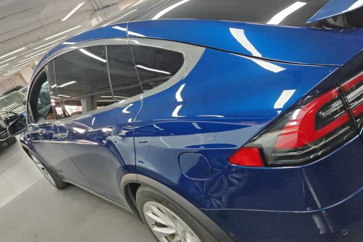 Used Tesla Model X 2019 Long-Range Version Left Side