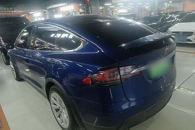 Used Tesla Model X 2019 Long-Range Version Rear Left 45 Deg