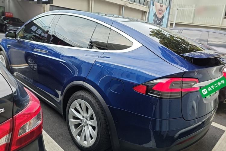 Used Tesla Model X 2019 Long-Range Version Rear Left 45 Deg