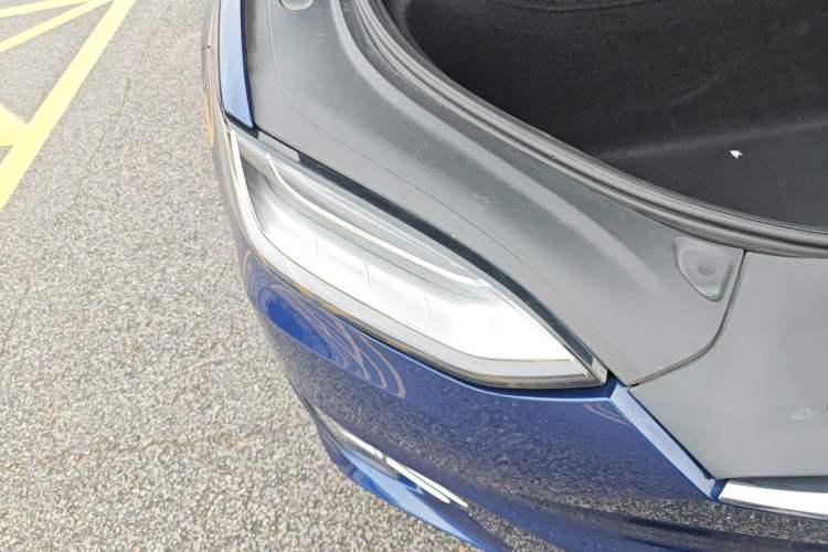 Used Tesla Model X 2019 Long-Range Version Right Front Headlight
