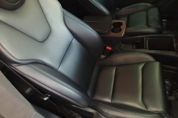 Used Tesla Model X 2019 Long-Range Version Right Front Seat