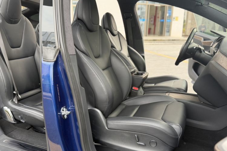 Used Tesla Model X 2019 Long-Range Version Right Front Seat