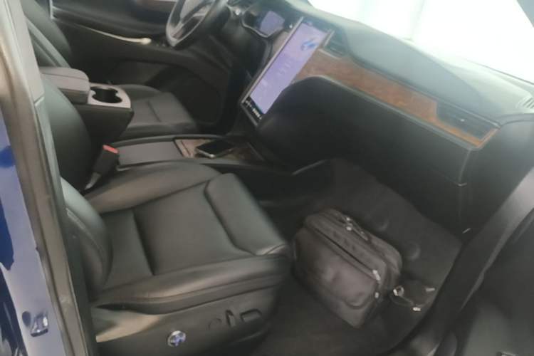 Used Tesla Model X 2019 Long-Range Version Right Front Seat