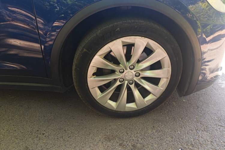 Used Tesla Model X 2019 Long-Range Version Right Front Wheel Hub