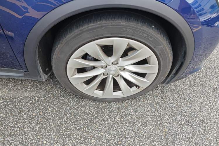 Used Tesla Model X 2019 Long-Range Version Right Front Wheel Hub
