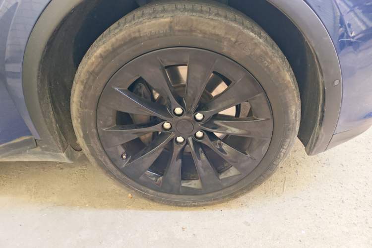 Used Tesla Model X 2019 Long-Range Version Right Front Wheel Hub