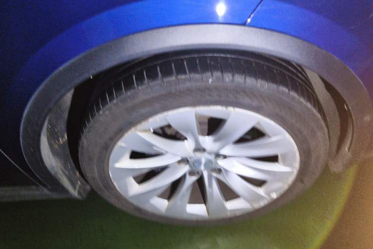 Used Tesla Model X 2019 Long-Range Version Right Front Wheel Hub