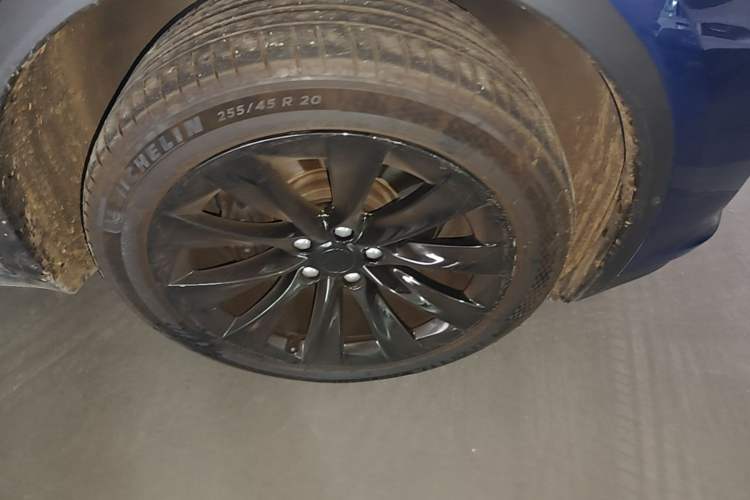 Used Tesla Model X 2019 Long-Range Version Right Front Wheel Hub