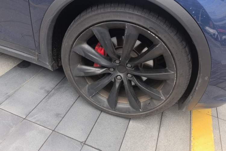 Used Tesla Model X 2019 Performance High-Performance Edition Right Front Wheel Hub