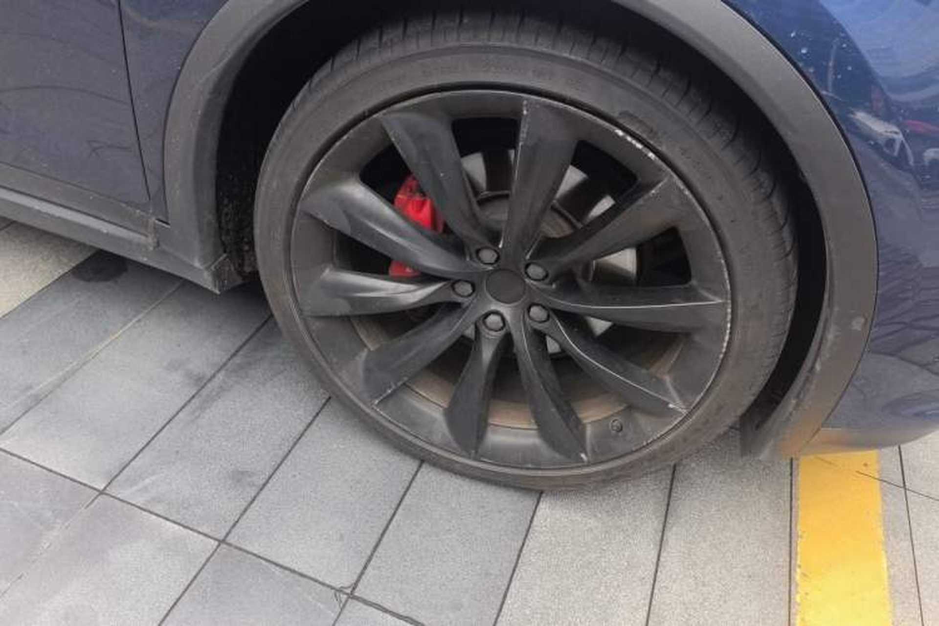 Used Tesla Model X 2019 Performance High-Performance Edition Right Front Wheel Hub
