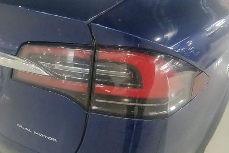 Used Tesla Model X 2019 Long-Range Version Right Rear Taillight