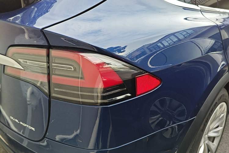 Used Tesla Model X 2019 Long-Range Version Right Rear Taillight