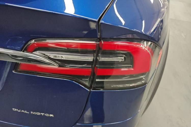 Used Tesla Model X 2019 Long-Range Version Right Rear Taillight