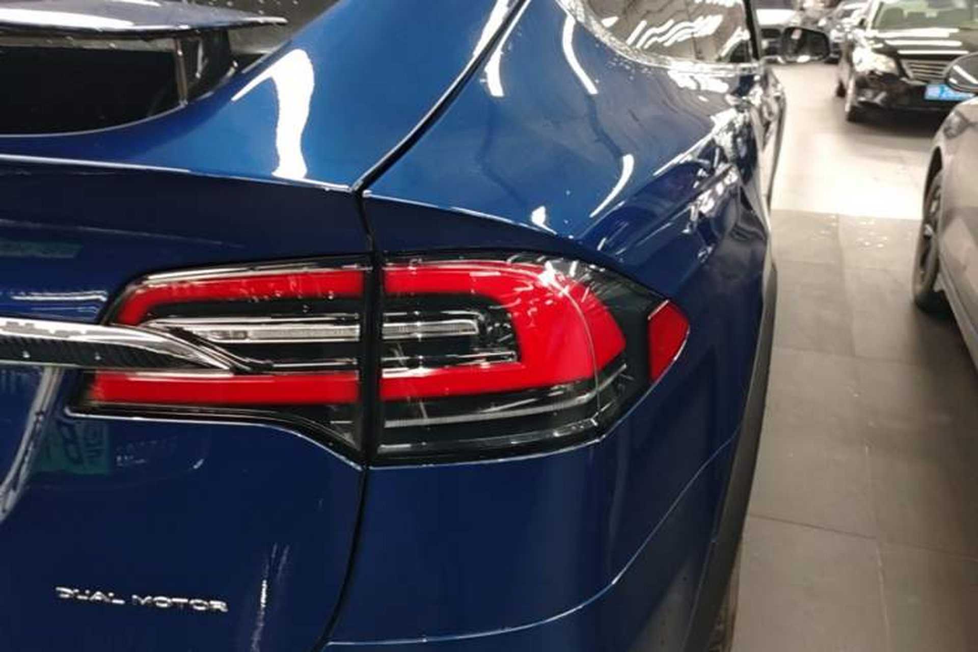 Used Tesla Model X 2019 Long-Range Version Right Rear Taillight
