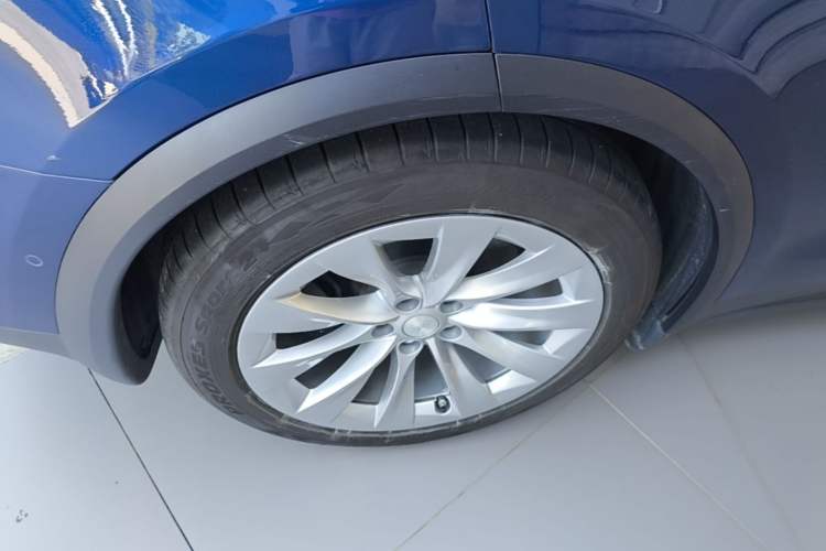 Used Tesla Model X 2019 Long-Range Version Right Rear Wheel Hub