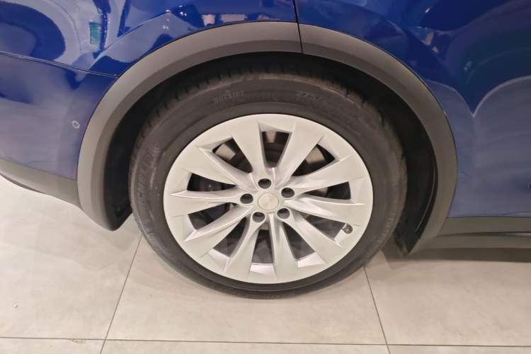 Used Tesla Model X 2019 Long-Range Version Right Rear Wheel Hub