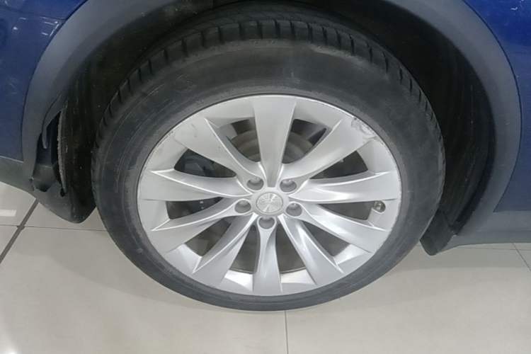 Used Tesla Model X 2019 Long-Range Version Right Rear Wheel Hub