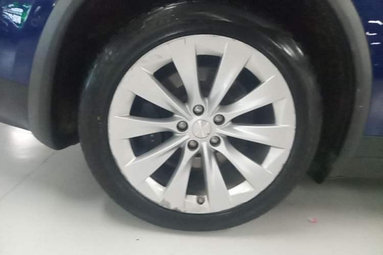 Used Tesla Model X 2019 Long-Range Version Right Rear Wheel Hub