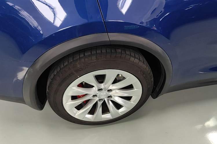 Used Tesla Model X 2019 Performance High-Performance Edition Right Rear Wheel Hub