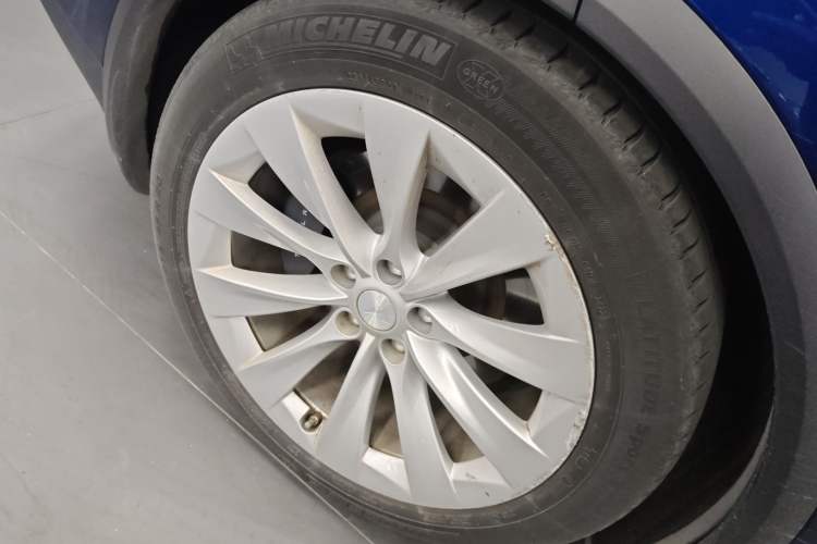 Used Tesla Model X 2019 Long-Range Version Right Rear Wheel Hub