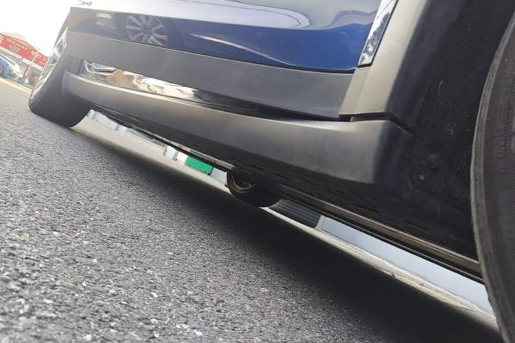 Used Tesla Model X 2019 Long-Range Version Right Side Sill