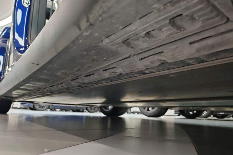 Used Tesla Model X 2019 Long-Range Version Right Side Sill