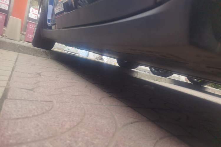 Used Tesla Model X 2019 Long-Range Version Right Side Sill