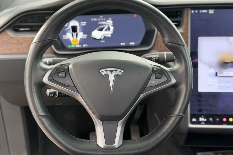 Used Tesla Model X 2019 Long-Range Version Steering Wheel