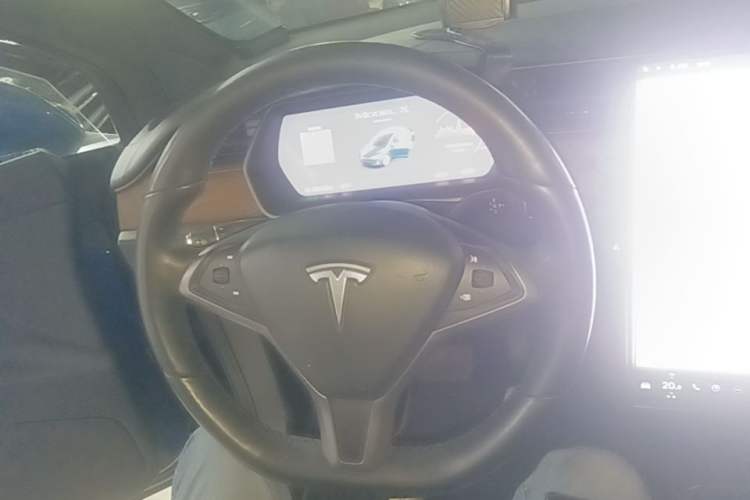 Used Tesla Model X 2019 Long-Range Version Steering Wheel