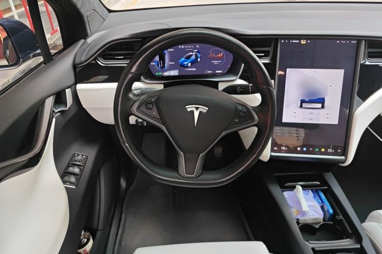Used Tesla Model X 2019 Long-Range Version Steering Wheel