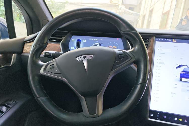 Used Tesla Model X 2019 Long-Range Version Steering Wheel