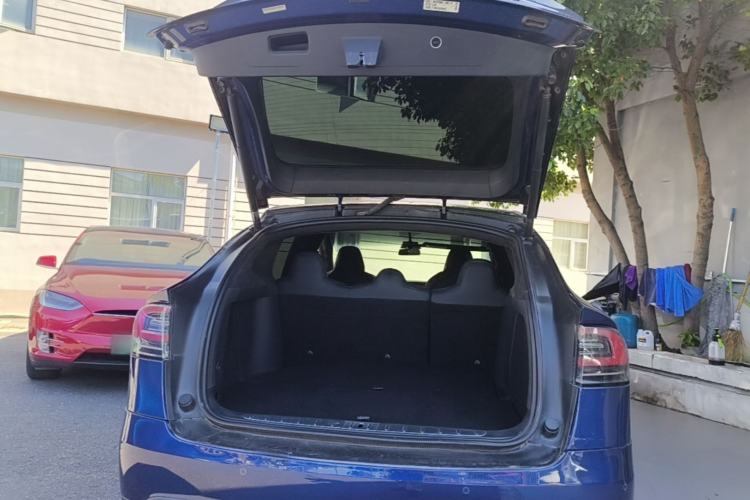 Used Tesla Model X 2019 Long-Range Version Trunk