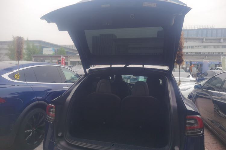 Used Tesla Model X 2019 Long-Range Version Trunk