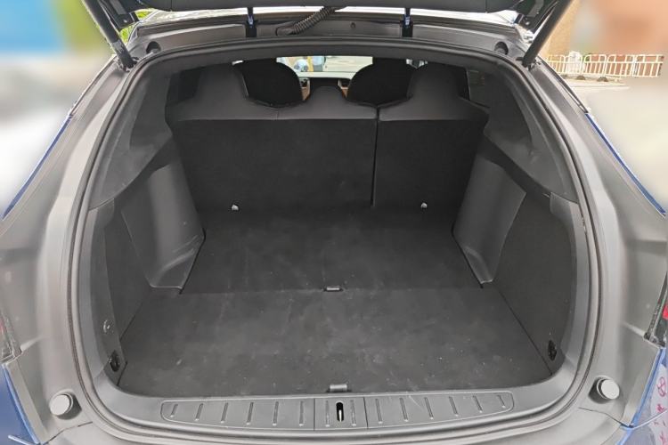 Used Tesla Model X 2019 Long-Range Version Trunk