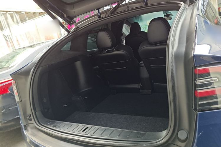 Used Tesla Model X 2019 Long-Range Version Trunk
