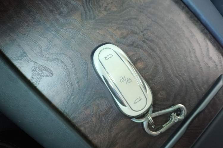 Used Tesla Model X 2019 Long-Range Version Vehicle Key