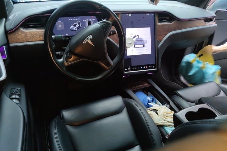Used Tesla Model X 2019 Long-Range Version Center Console