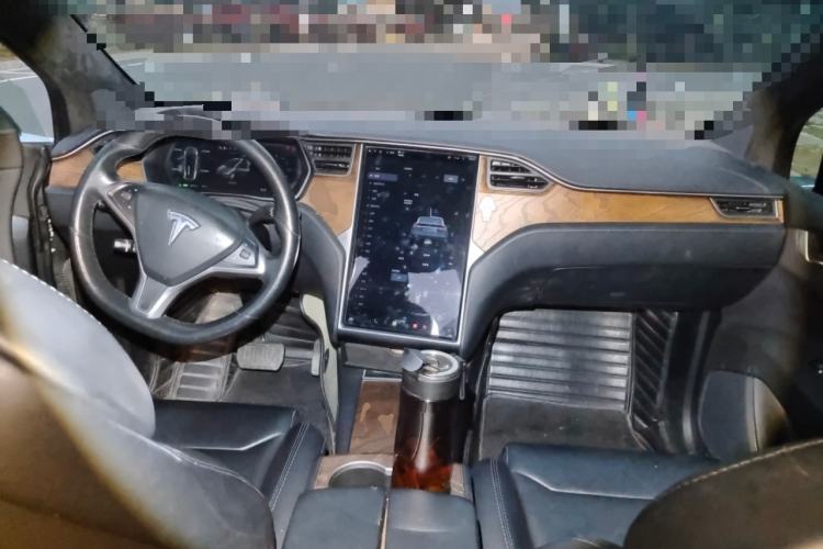 Used Tesla Model X 2019 Long-Range Version Center Console
