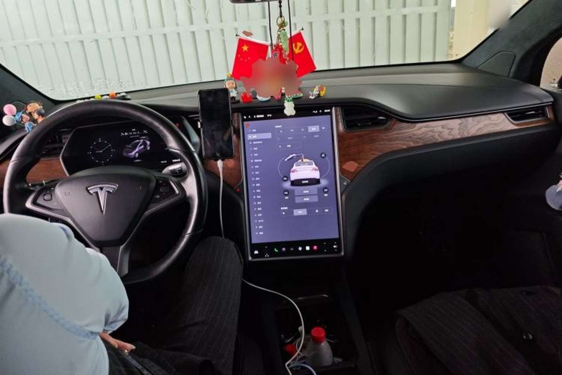 Used Tesla Model X 2019 Standard Range Version Center Console