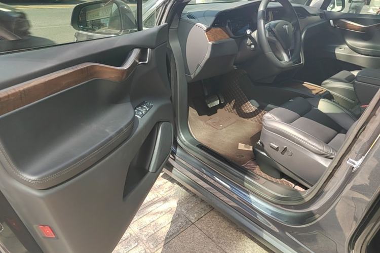 Used Tesla Model X 2019 Long-Range Version Driver Seat
