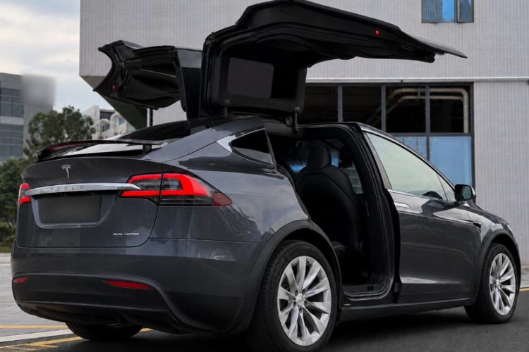 Used Tesla Model X 2019 Long-Range Version Exterior 4
