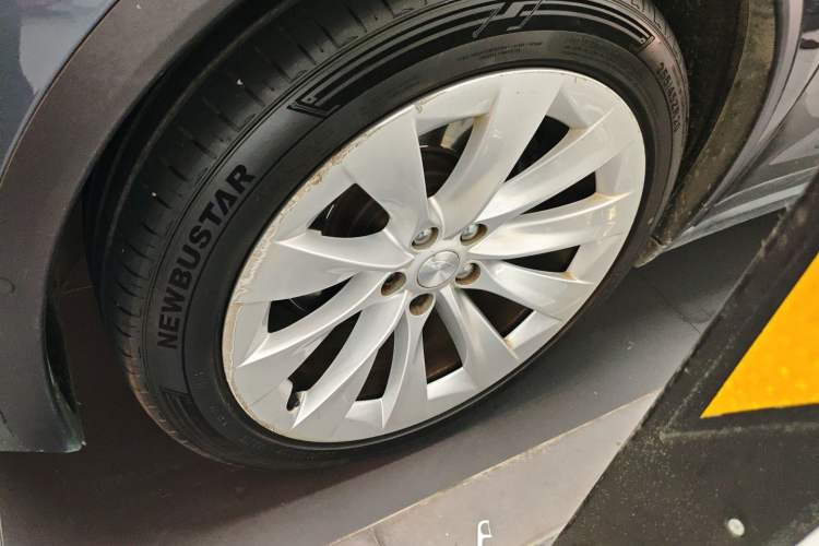 Used Tesla Model X 2019 Long-Range Version Exterior 4